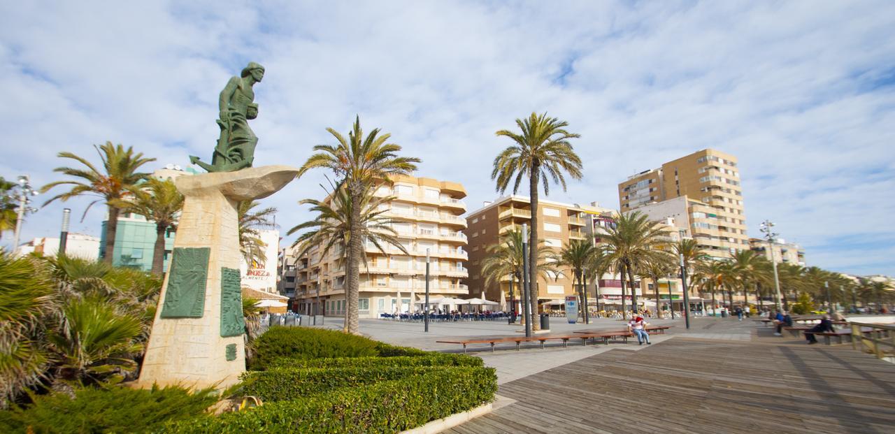 Homely Apartments Club Nautico Torrevieja Buitenkant foto